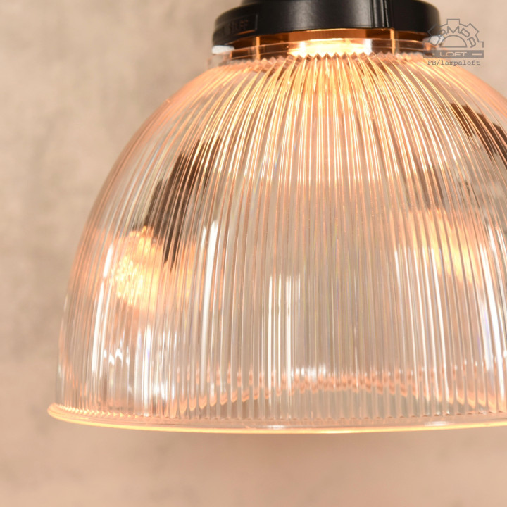 Odrestaurowane lampy industrialne Zumtobel Staff