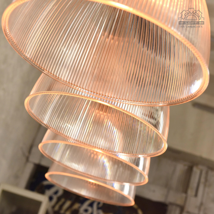 Odrestaurowane lampy industrialne Zumtobel Staff