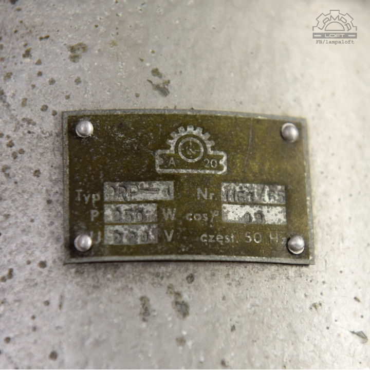 Lampa industrialna ORP-1 z 1965 roku.