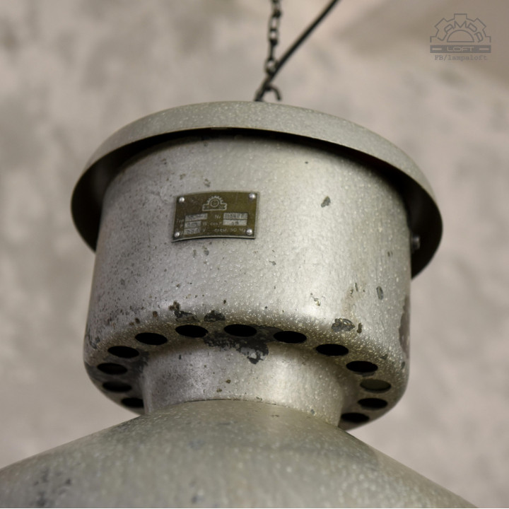 Lampa industrialna ORP-1 z 1965 roku.