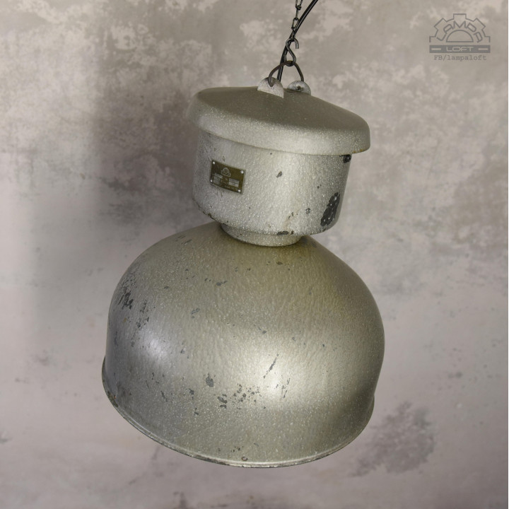 Lampa industrialna ORP-1 z 1965 roku.