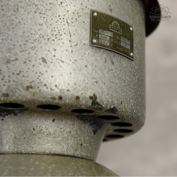 Lampa industrialna ORP-1 z 1965 roku.