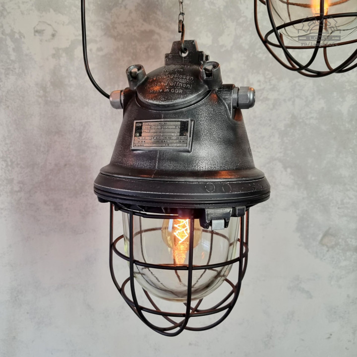 Niemiecka lampa industrialna EOW