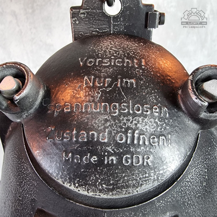 Niemiecka lampa industrialna EOW
