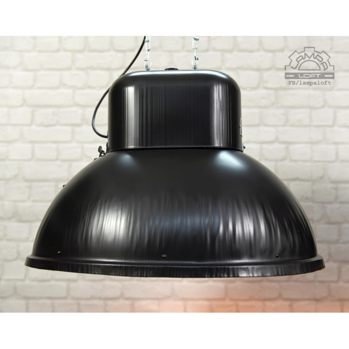 Lampa industrialna MESKO z 1970 roku