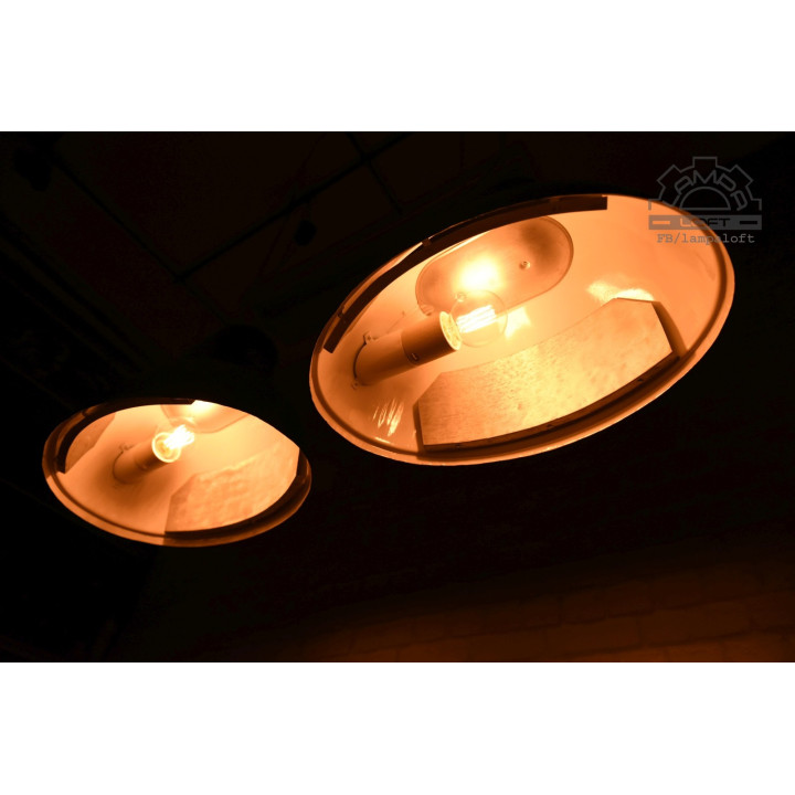 Lampa industrialna MESKO z 1970 roku