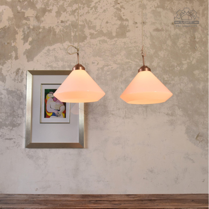 Lampy z kloszami szklanymi opalowymi