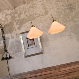 Lampy z kloszami szklanymi opalowymi