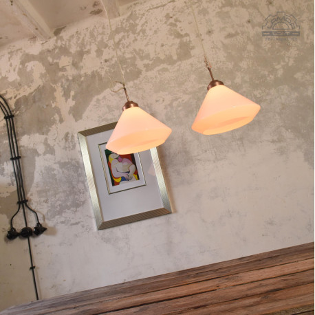 Lampy z kloszami szklanymi opalowymi