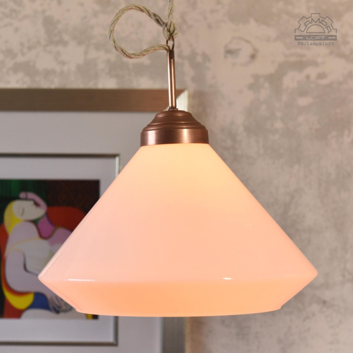Lampy z kloszami szklanymi opalowymi