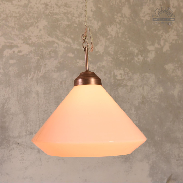 Lampy z kloszami szklanymi opalowymi