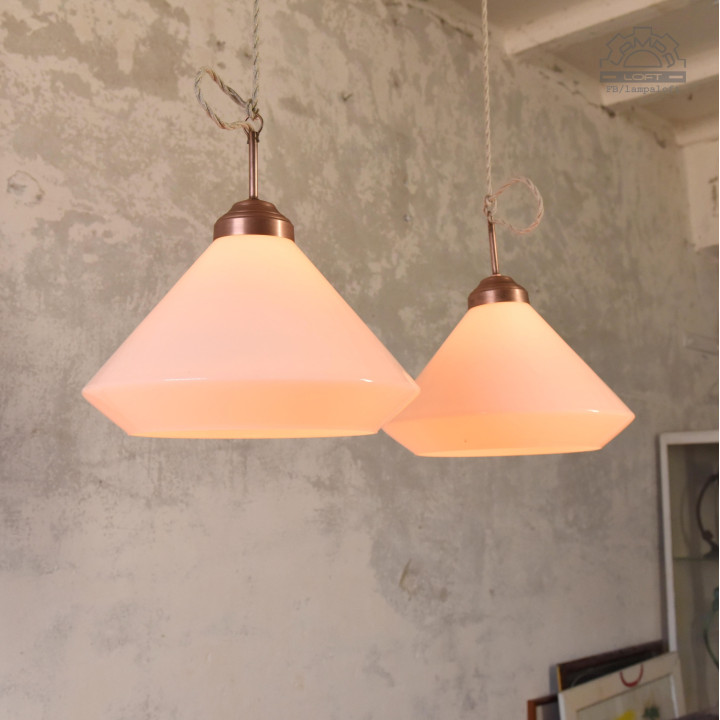 Lampy z kloszami szklanymi opalowymi
