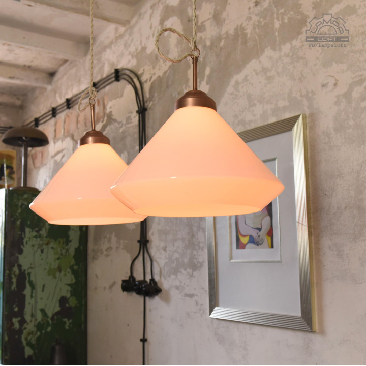 Lampy z kloszami szklanymi opalowymi
