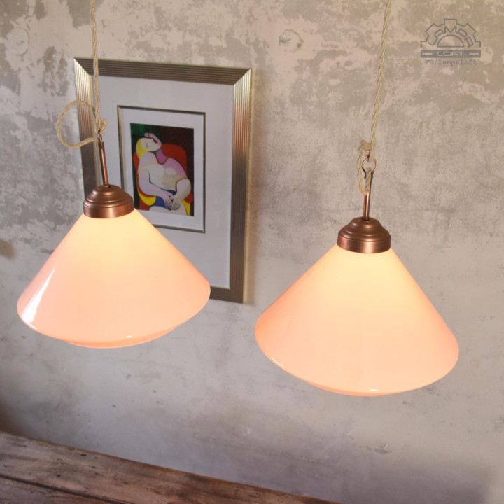Lampy z kloszami szklanymi opalowymi