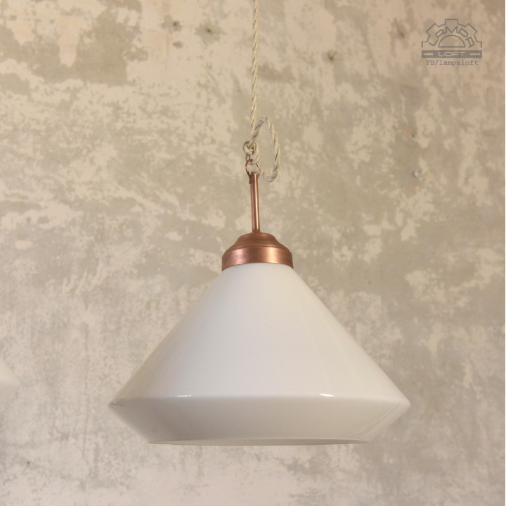 Lampy z kloszami szklanymi opalowymi