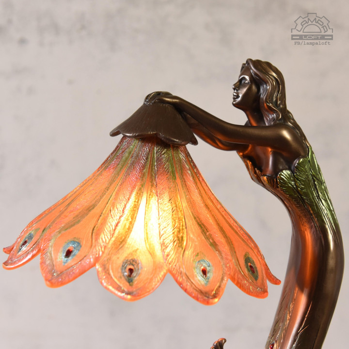 Lampa w stylu secesyjnym