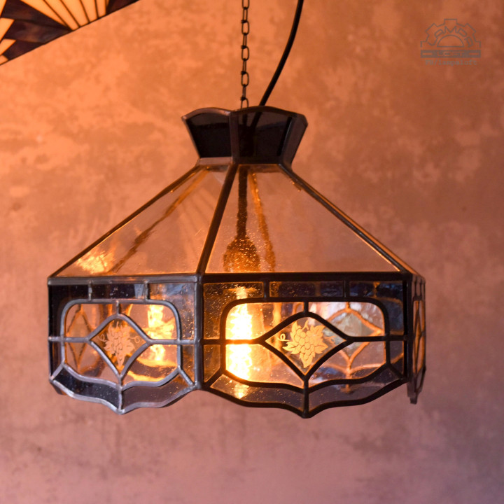 Lampy witrażowe w stylu Tiffany