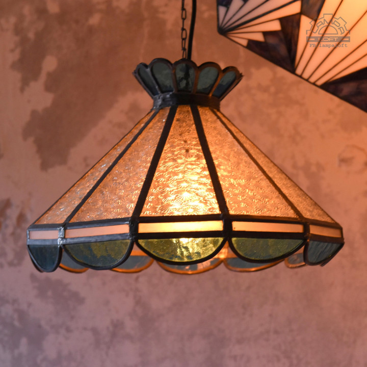 Lampy witrażowe w stylu Tiffany