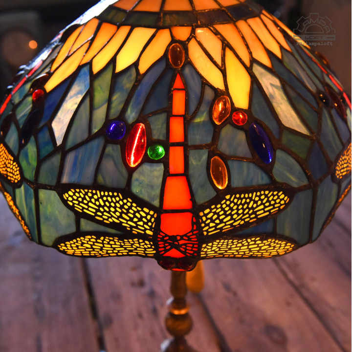 Lampy witrażowe w stylu Tiffany