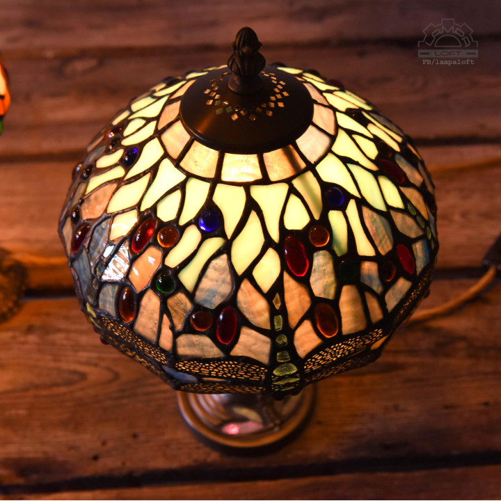 Lampy witrażowe w stylu Tiffany