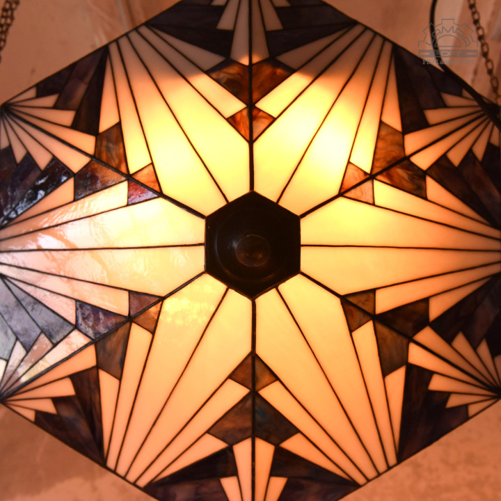 Lampy witrażowe w stylu Tiffany