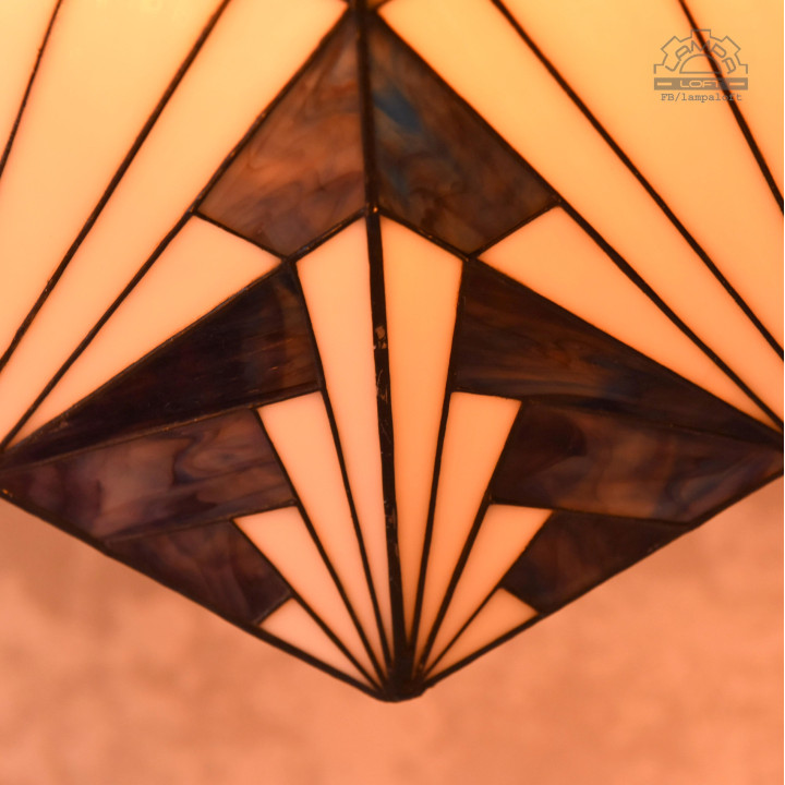 Lampy witrażowe w stylu Tiffany