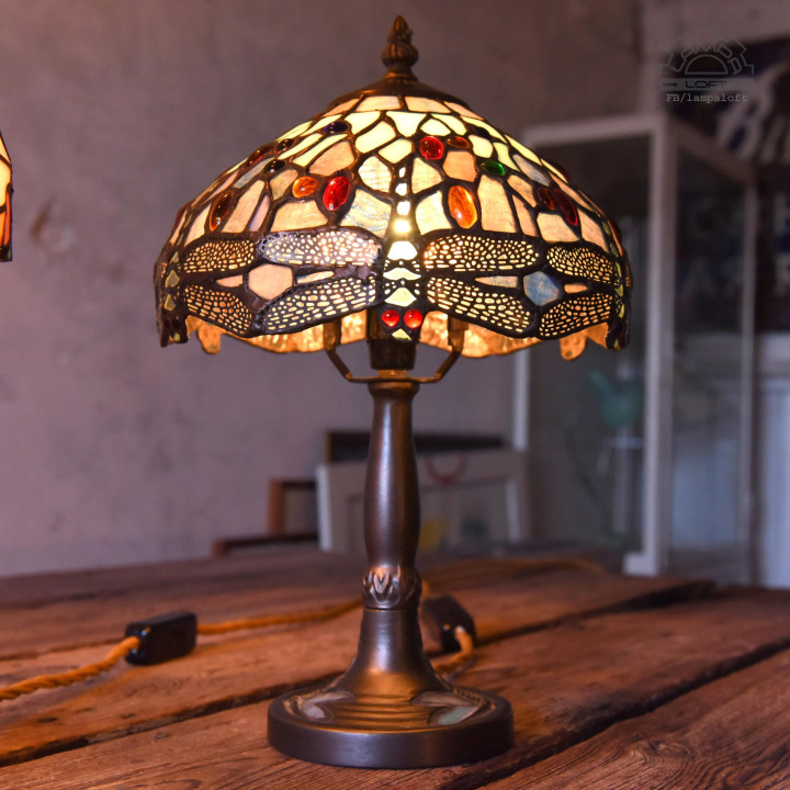 Lampy witrażowe w stylu Tiffany