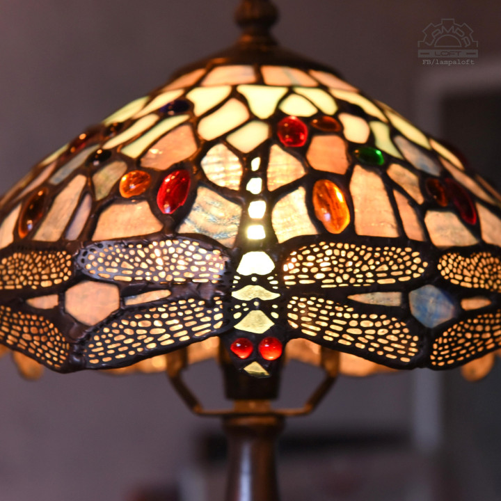 Lampy witrażowe w stylu Tiffany