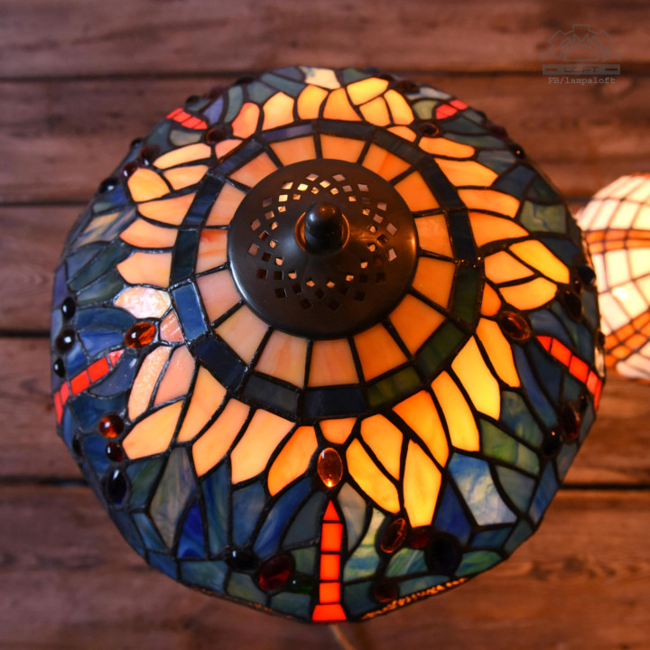 Lampy witrażowe w stylu Tiffany