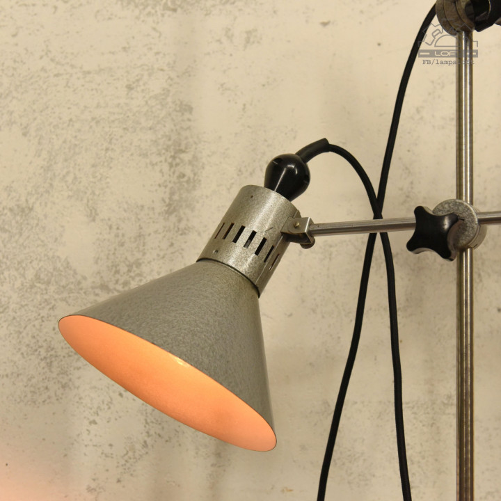 Stojąca lampa fotograficzna