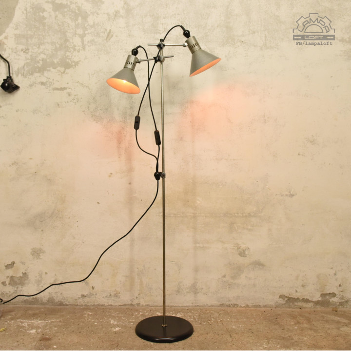 Stojąca lampa fotograficzna