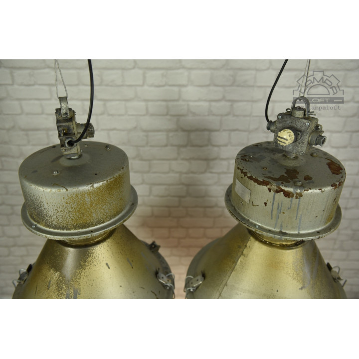 Lampa ORP-400 z zachowanym oryginalnym stanem