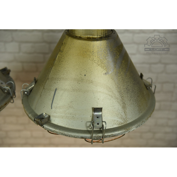 Lampa ORP-400 z zachowanym oryginalnym stanem