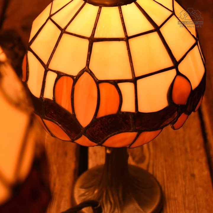 Lampy witrażowe w stylu Tiffany