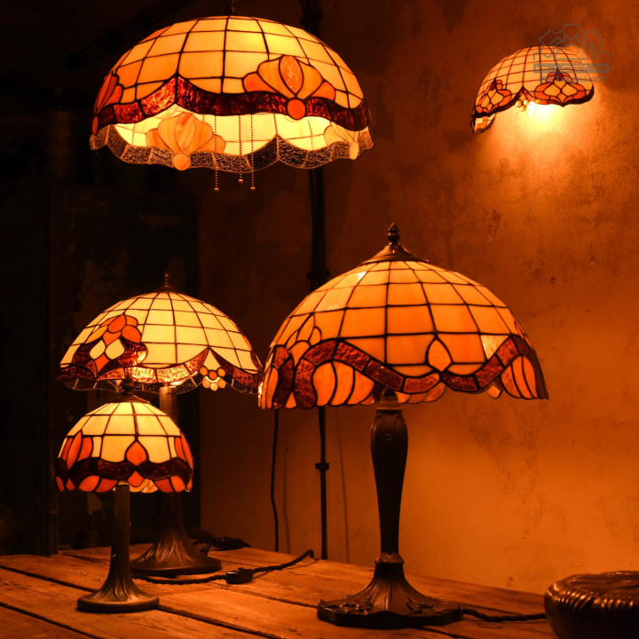 Lampy witrażowe w stylu Tiffany