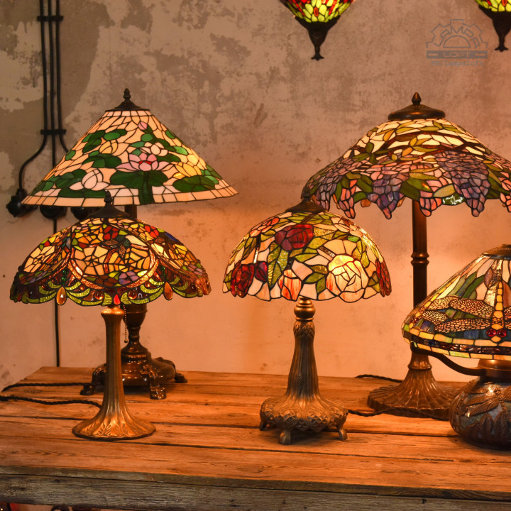 Lampy witrażowe w stylu Tiffany