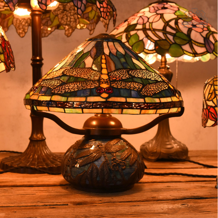 Lampy witrażowe w stylu Tiffany