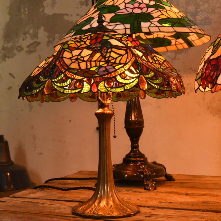 Lampy witrażowe w stylu Tiffany