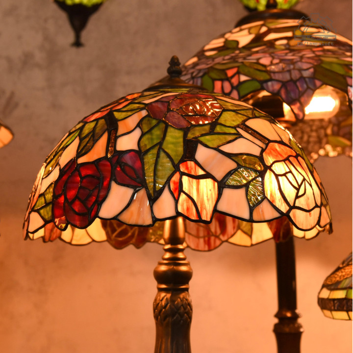 Lampy witrażowe w stylu Tiffany
