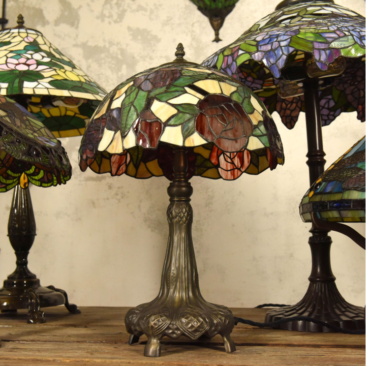 Lampy witrażowe w stylu Tiffany