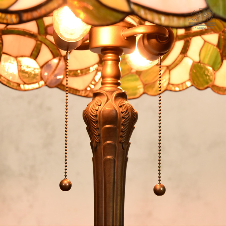 Lampy witrażowe w stylu Tiffany