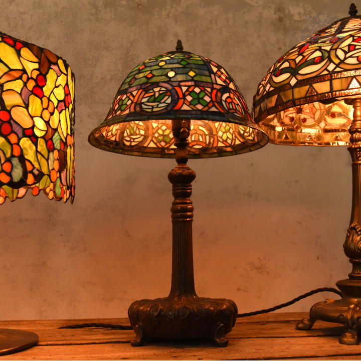 Lampa witrażowa w stylu Tiffany