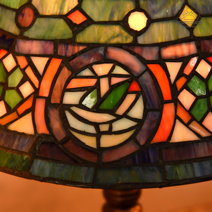 Lampa witrażowa w stylu Tiffany