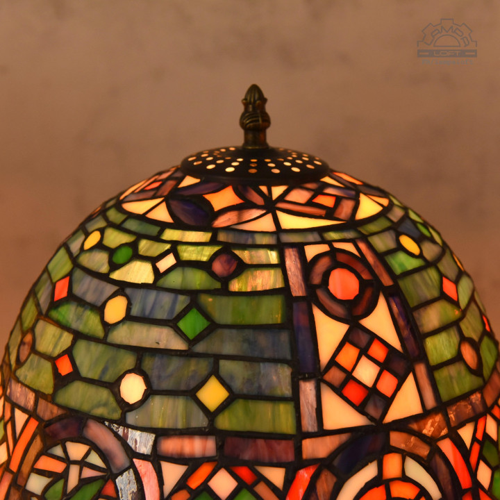 Lampa witrażowa w stylu Tiffany