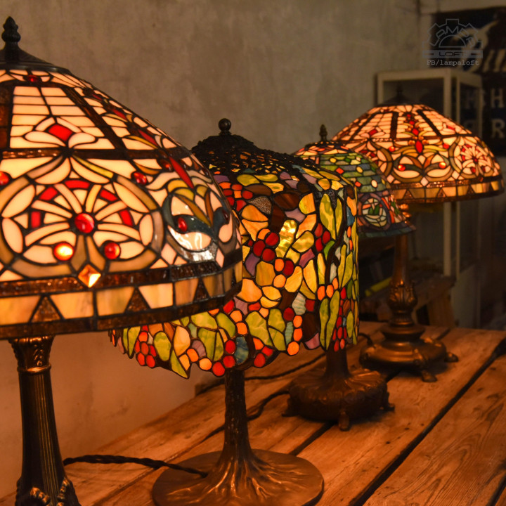 Lampa witrażowa w stylu Tiffany