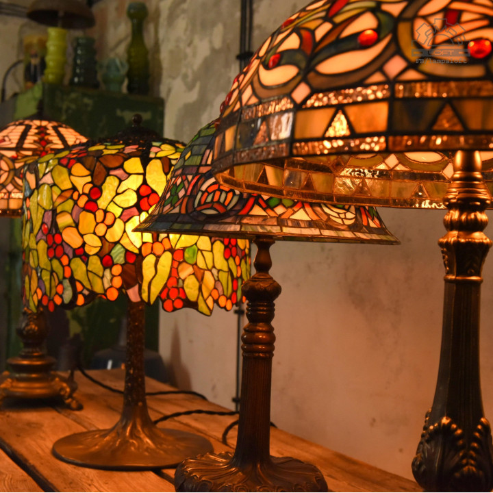 Lampa witrażowa w stylu Tiffany