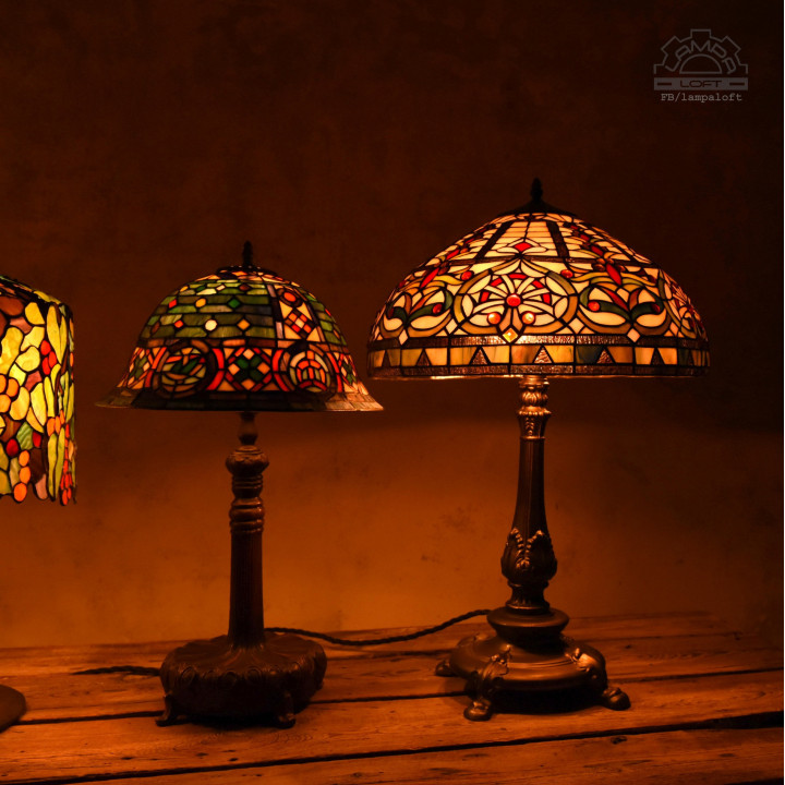Lampa witrażowa w stylu Tiffany